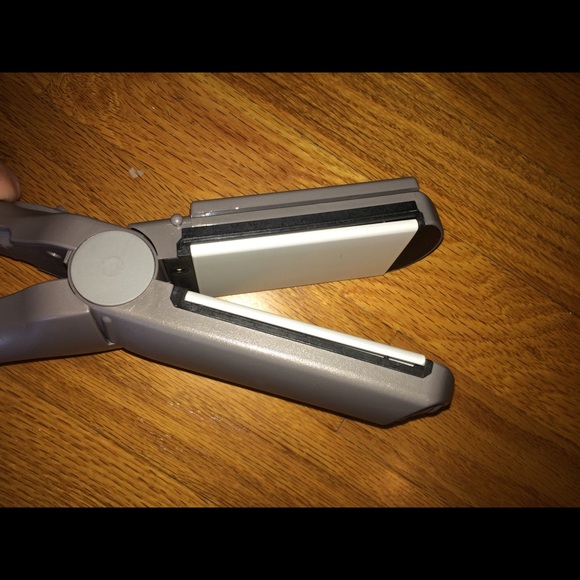 CVS new flat iron - Picture 2 of 2