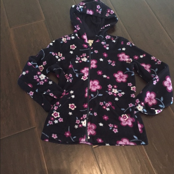 Girl's hooded fleece jacket. Size medium size 6