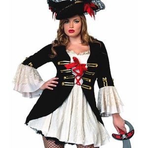 Plus size pirate Halloween costume