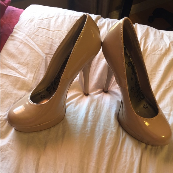 Beige heels!