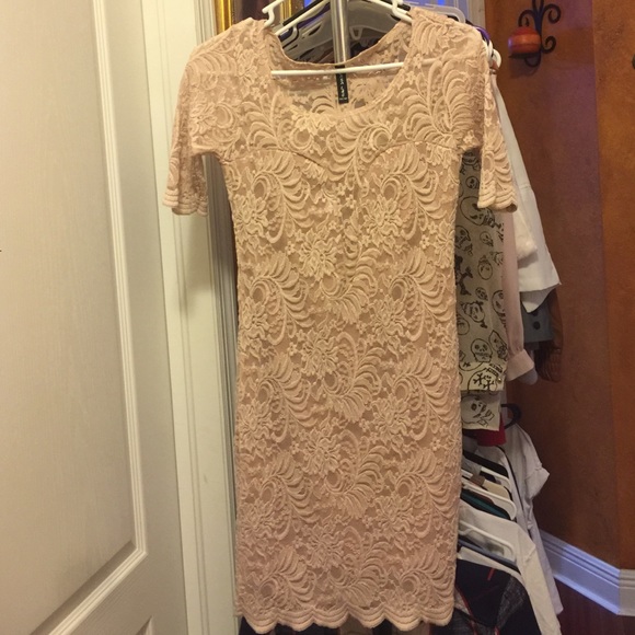 Nude lace dress,small