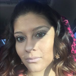 Meet your Posher, Monique