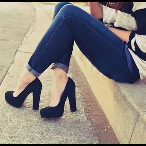 =reserved= black platform pump Steve Madden