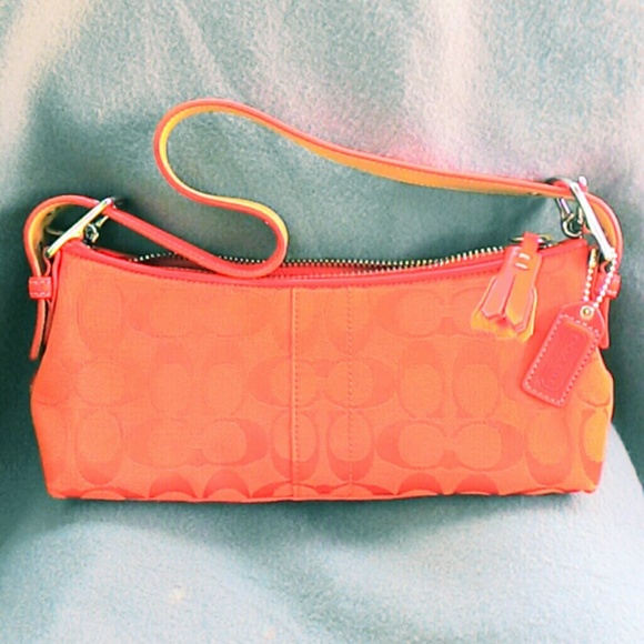 Coach Signature "C" Baguette [A055-6371]