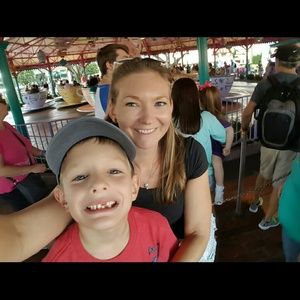 Meet your Posher, Stephanie