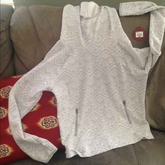 Nwt womans jogging shirt - Picture 1 of 1