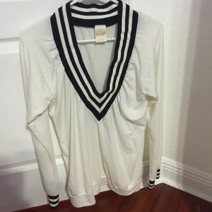 Extreme V-neck, medium