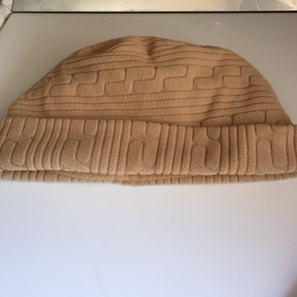 Scarf and hat - Picture 2 of 4