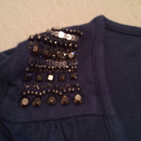 Axcess size small top - Picture 3 of 3