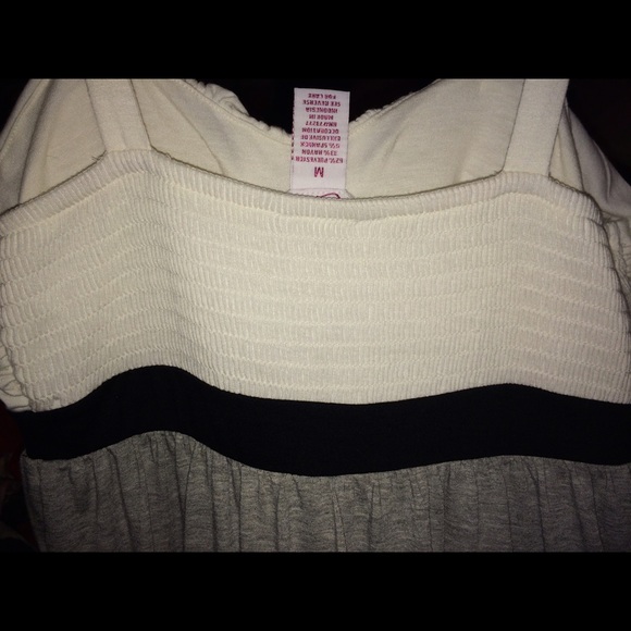 Cute Summer/Spring Dress - Picture 3 of 4