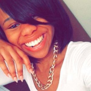 Meet your Posher, Larrissa