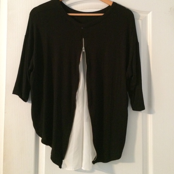 Finn and Clover zipper back shirt