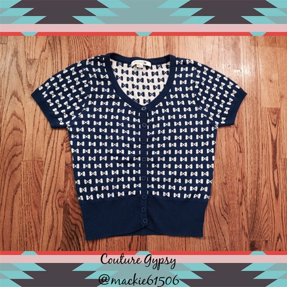 Forever 21 Sweaters - Forever 21 Retro Blue Bow Cardigan Size Medium