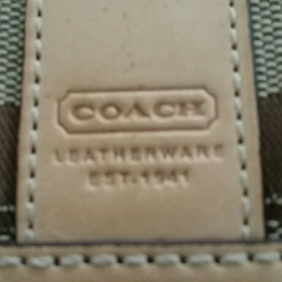 LSST DAY SALE. Authentic Vintage Coach ID Case - Picture 2 of 4