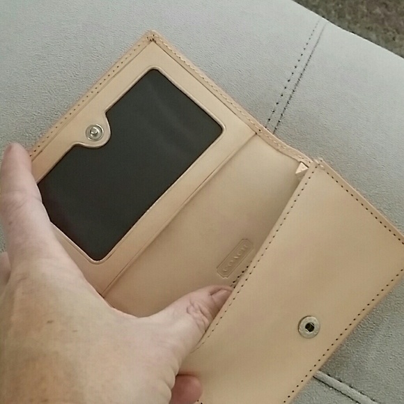 LSST DAY SALE. Authentic Vintage Coach ID Case - Picture 3 of 4