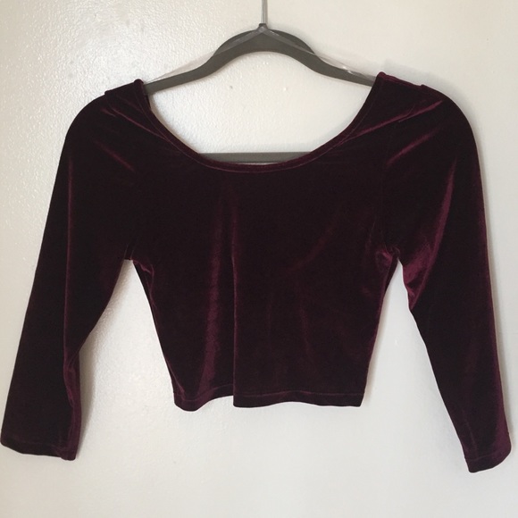 Burgundy Velvet Crop top 🍷