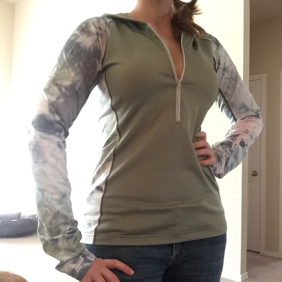 Swirlgear Tops - 15% OFF Swirlgear 1/2 Zip Hooded Top