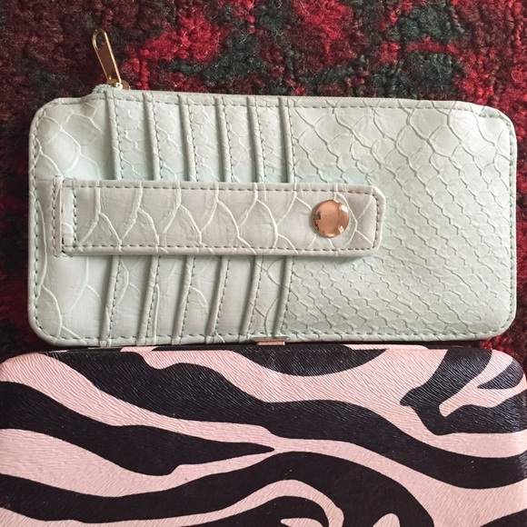 Wallets - Picture 4 of 4