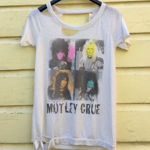 Mötley Crüe Chaser brand tee