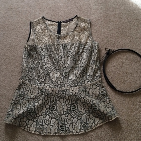 Sleeveless dress shirt