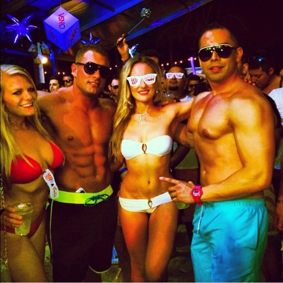 Meet your Posher - ALL OFFERS CONSIDERED - Picture 3 of 5