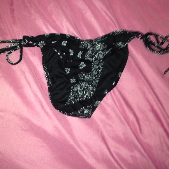 Zumiez bikini bottoms