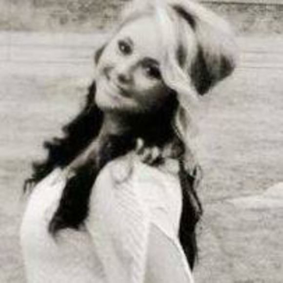 Meet your Posher, Kassie - Picture 1 of 1