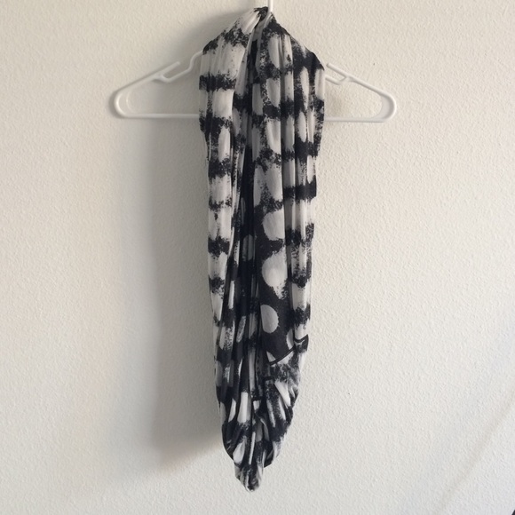 lululemon circle scarf