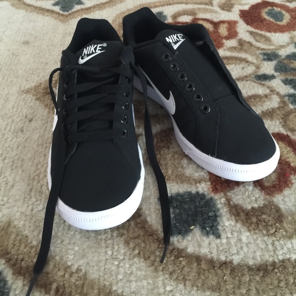 Nike Shoes - Nike sneakers. I do not do trades.