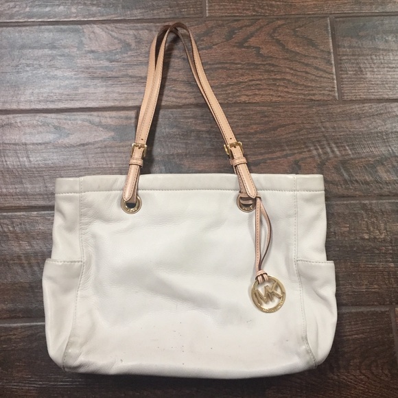 Micheal Kors white purse💕will trade💕