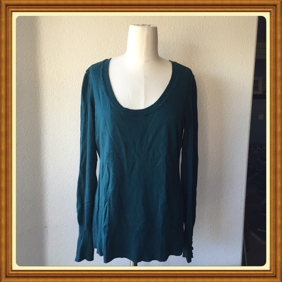 Ann Taylor Sweaters - Ann Taylor sz M sweater
