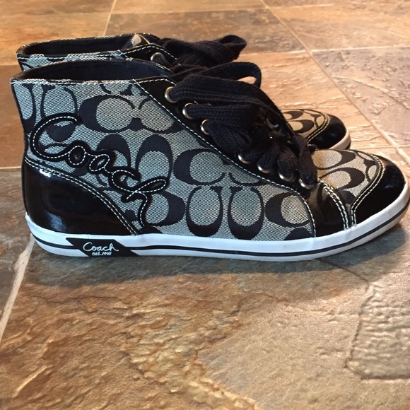 Coach size 8 converse