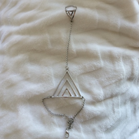 Fashion bracelet with attached ring - Picture 2 of 2