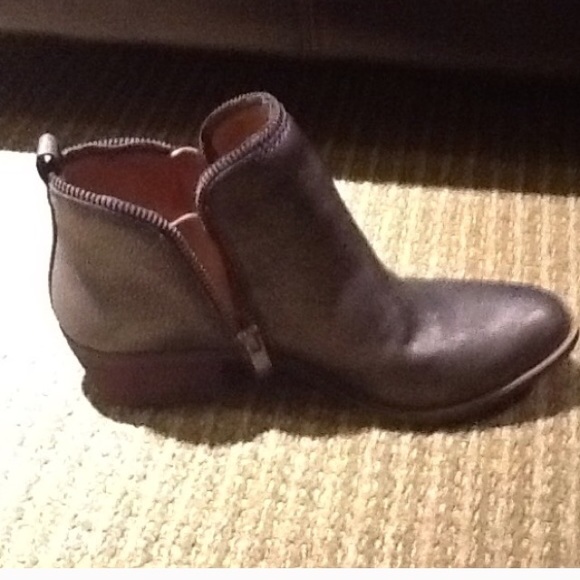 Vince Camuto never worn black booties