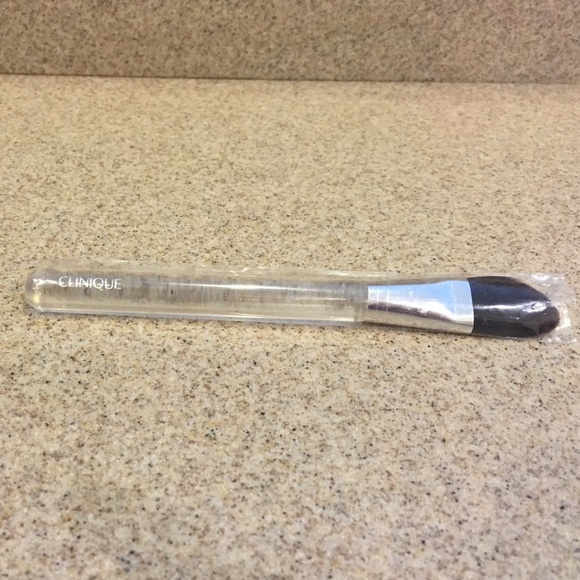 Clinique foundation brush