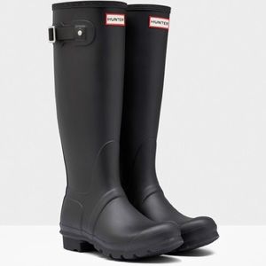 matte black hunter rainboots