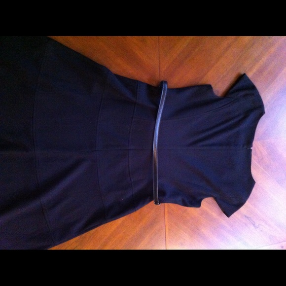 Black Belted Dress - Picture 4 of 4