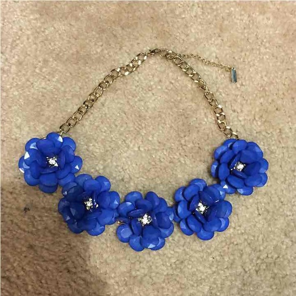 Statement necklace