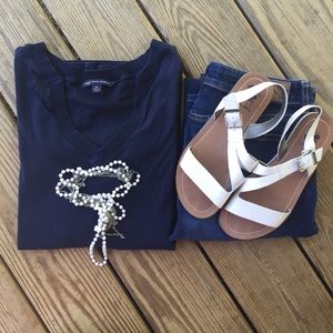 💙💫 Brooks Brothers V-Neck Sweater