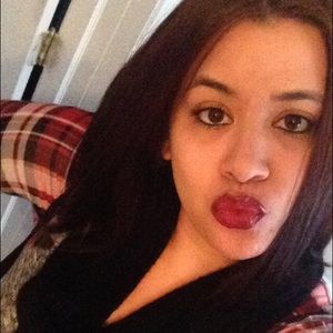 Meet your Posher, Ally