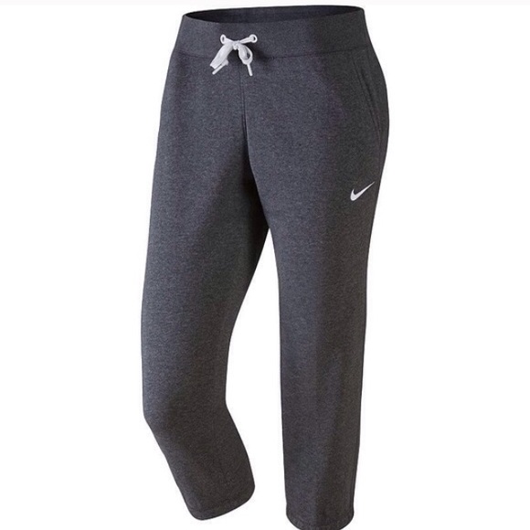 Nike Pants - NIKE CLUB FLEECE CAPRIS
