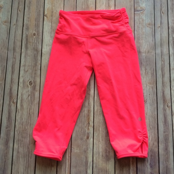 lululemon dhanurasana crop flash pink