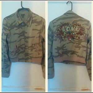 Cute Army Style waiste lenghth Jacket