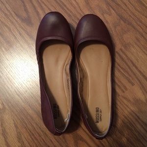 Mossimo leather flats never worn