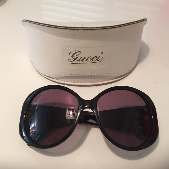 Black gucci sunglasses