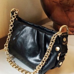 ❗️SALE❗️Vera Wang Mini Black & Gold Chain Handbag