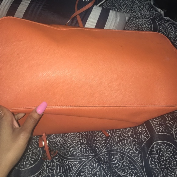 Michael Kors Large Tote Bag - Picture 2 of 4