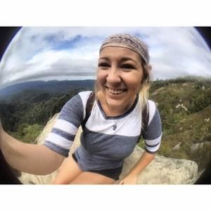 Meet your Posher, Brooke