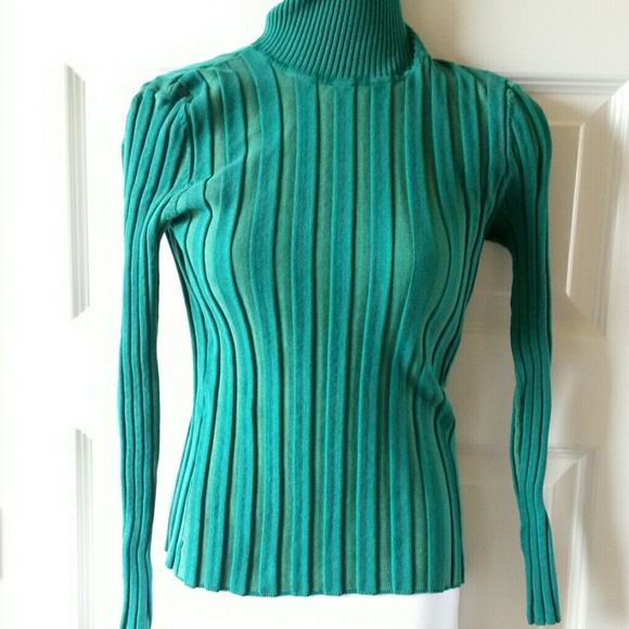 Final price-Green turtle neck top