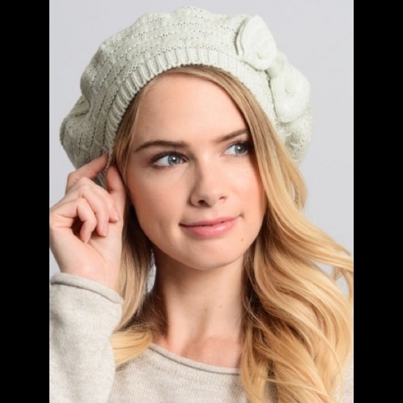 Accessories - Beautiful Basket weave textured beanie with bow